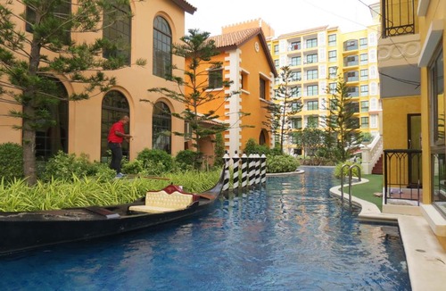 Na Chom Thian Apartment | Venetian Jomtien Pool Access
