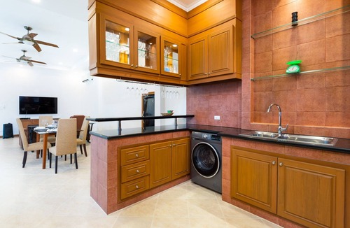 Pattaya Bay Villa | Villa Franken - Luxury 2BR Pool Villa Pratamnak Soi 5/6
