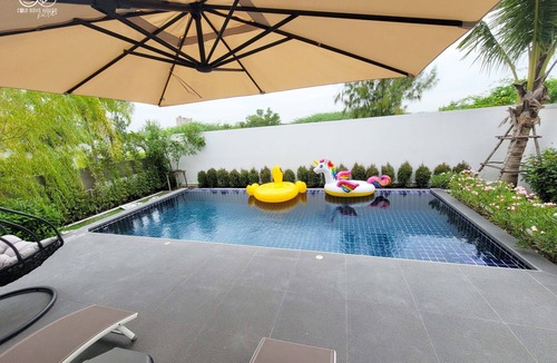 Cha-am Villa | villa private pool and jacuzzi, 5 min from the beach!