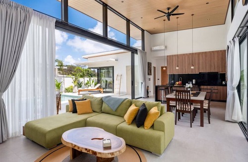 Bophut House | Villa Solunara | Central Location | Large Pool | Family-Friendly