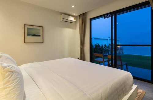 Thong Krut Villa | Villa Thansamaay - 4 bedrooms + 1 kids room beachfront villa