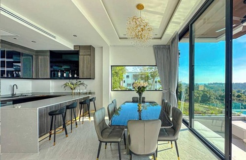 Bang Tao Villa | VillaLayan