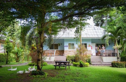 Khanong Phra Resort | Watermill Resort