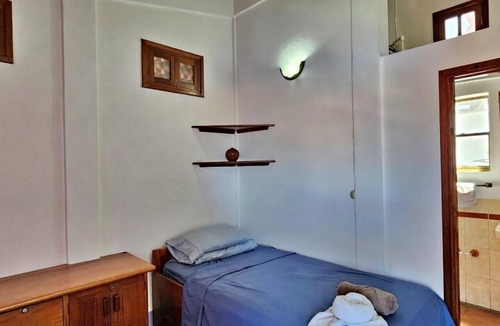 Granada House | Welcoming 3-bedroom house with AC in charming Granada