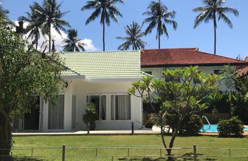 Hua Thanon Villa | White House Near The Beach