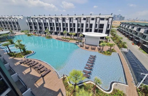 Mean Chey House | Whole house 5 Floors with private lift to every floor.