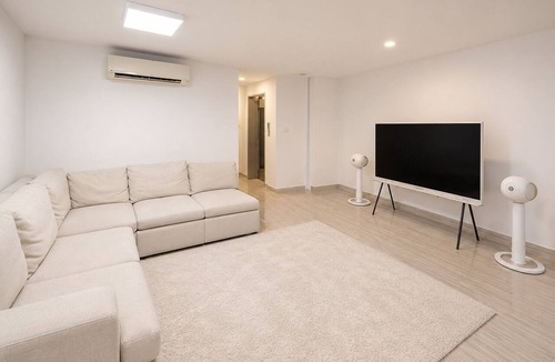 Mean Chey House | Whole house 5 Floors with private lift to every floor.