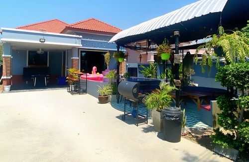 South Pattaya Villa | WOW! Private Pool Villa, 5 Mins to Beach, FREE-Parking, WIFI, NETFLIX, BBQ