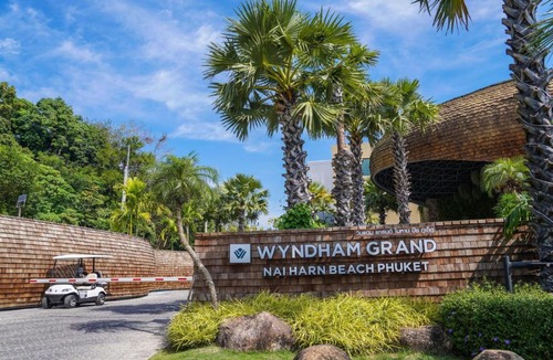 Nai Harn Hotel | Wyndham Grand Nai Harn Beach Phuket