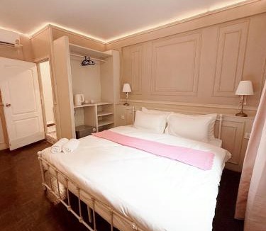 Nana Apartment | X Casa Sukhumvit 11 BTS Nana -คาซ่า สุขุมวิท 11 บีทีเอสนานา