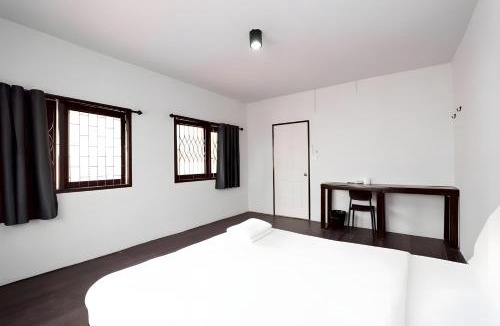 Wat Bowon Niwet Apartment | XXMitr Inn Khaosan - มิตร ข้าวสาร
