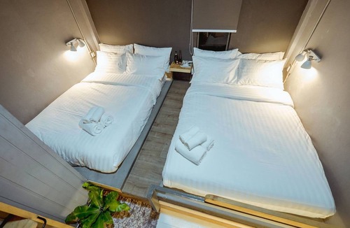 Wat Sam Phraya House | Zeds Hostel Bangkok