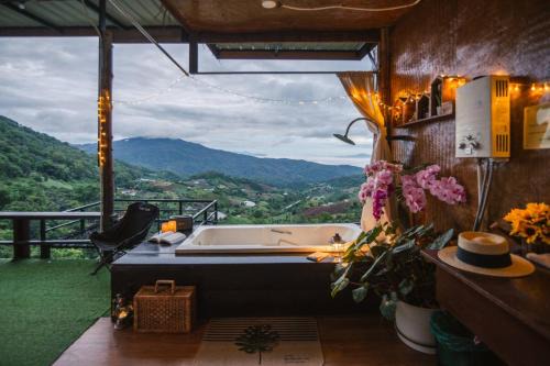 ม่อนลมหนาว โฮมเสตย์ MonLomNao Homestay in Ban Thung Phan Ha