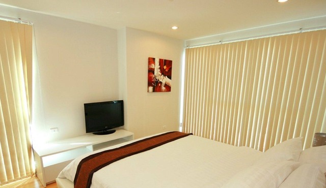 1-bedroom corner unit (207)