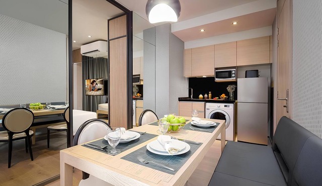 2 BR/58 SQM/Sukhumvit 24/Monthly