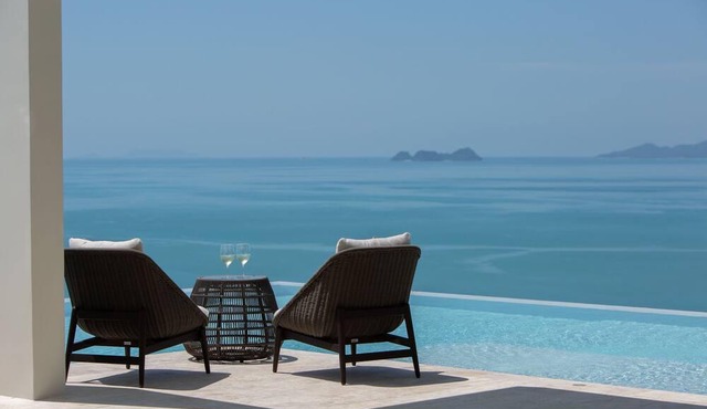20% OFF - Villa Celadon - Luxe Hillside Villa w/ Panoramic Ocean Views