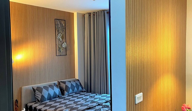 31st floor Pocket Garden Octopus Suite +City Views,1 min to Mall,Starbucks,Food