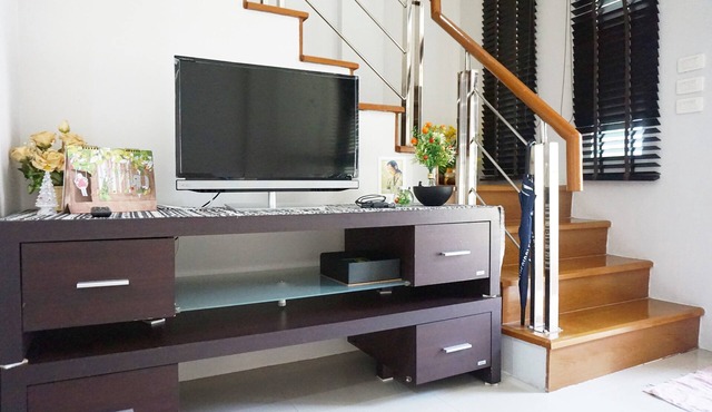 3BR, 3 storey hometown, perfect for big group