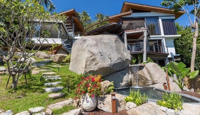 4BR Samui Villa w/Waterfall & Pool in Laem Set