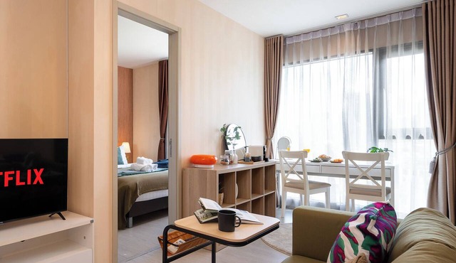 5 min to BTS Fully Equipped Kitchen with City View