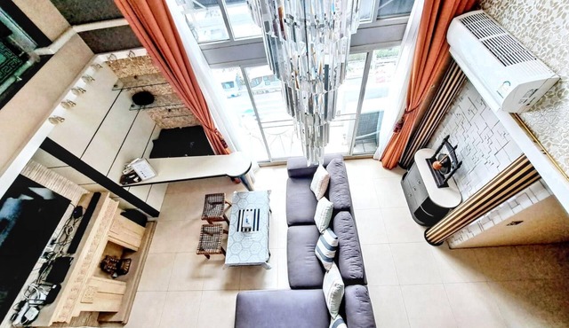 7B - Luxurious 5-Bedroom Condo in Central Bangkok with Rooftop Pool
