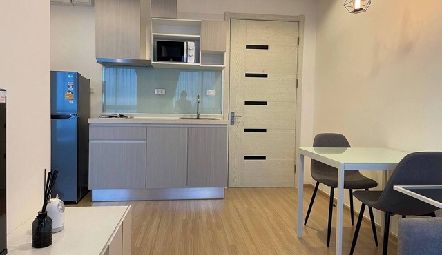 Accommodations room with balcony view Sukhumvit77 in Khet Suan Luang