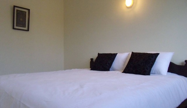 Albatross Guesthouse Thungwualaen Beach in Pathio