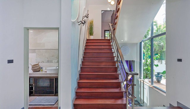 Angels - Luxurious 4-bedroom villa Pattaya sleeps 8 people in Muang Pattaya