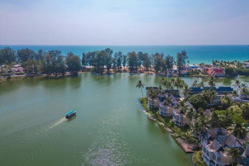 Angsana Laguna Phuket, Family Suite Private Unit, with Hotel Kids Club, Pools and Beach Access
