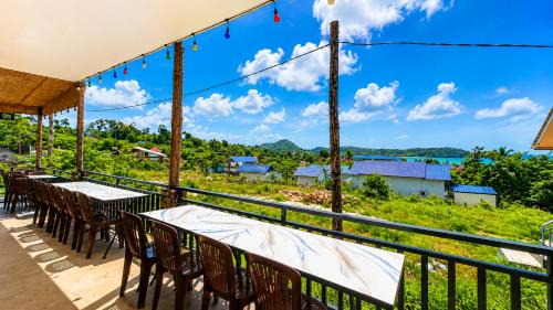 Antalya Hostel Bar & Restaurant in Koh Rong