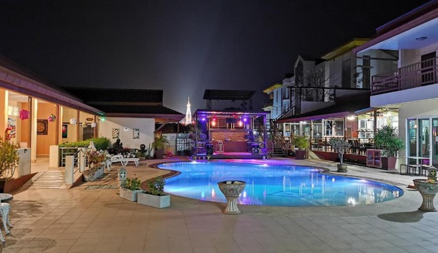Baan Sabaijai Resort