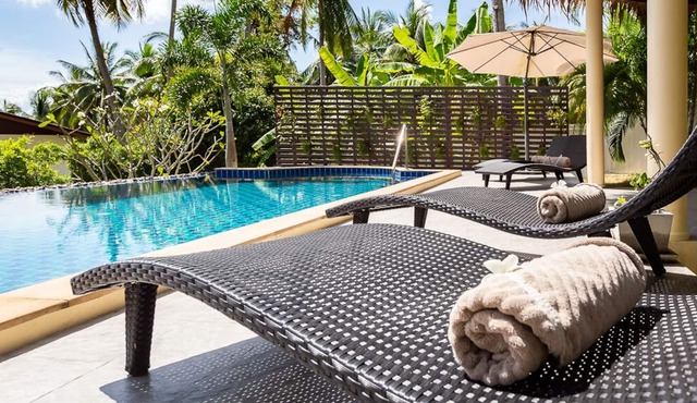 BAAN SAM SAO- Elegant 3 bd villa with large pool & tropical garden