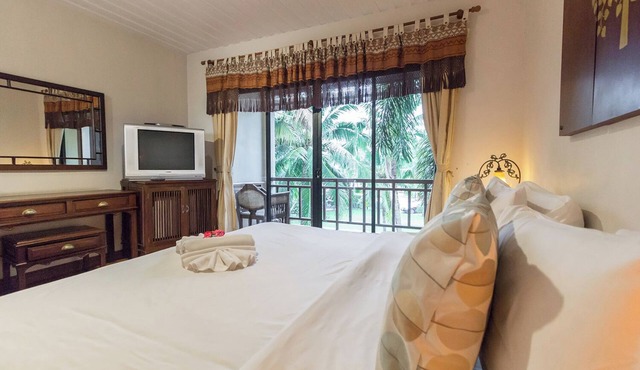 Baan Tai Had Resort in Samut Songkhram