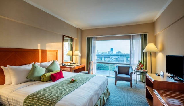 Bangkok Palace Hotel