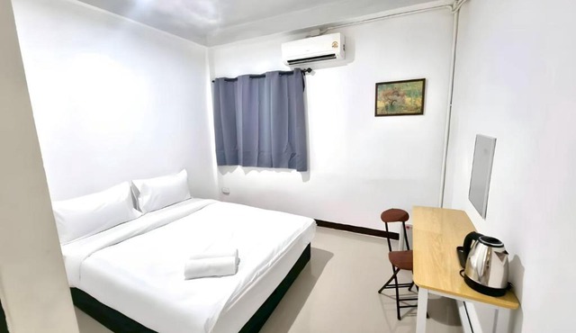 Bob House Khaosan - ถนนสามเสน in Bangkok