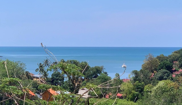 Boutique Studio Apartment with breathtaking sea and mountain views in ตำบล เกาะลันตาใหญ่
