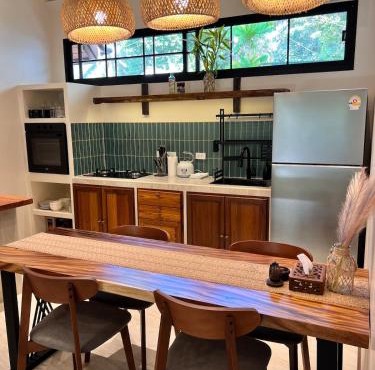 Brand New Tropical Villa - 3BR - Private - Sleep 6 in Wok Tum