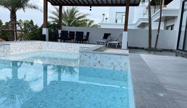 Brand New Villa with private pool and Jacuzzi