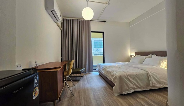 Brown H in Bangkok