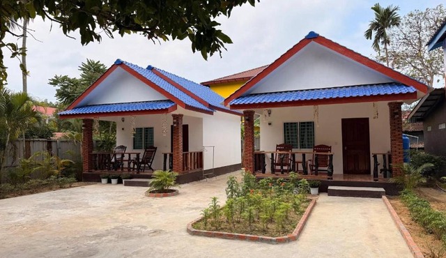 Bunnan Bungalow in the Village in Kaôh Rŭng (2)