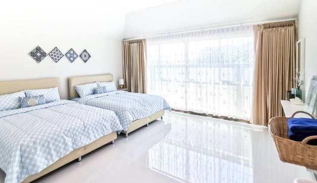 C Pool Villa Cha-am