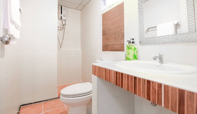 Capital O 411 Grandview Condo 15