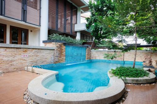 Central Place Hotel in Samut Sakhon