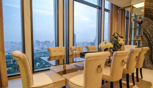Cheap/CBD/Transportable/Luxury Condo - the most expensive area