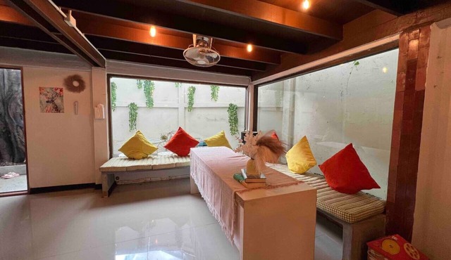 CITY Center 5 BR cozy home, the famous TALAT NOI