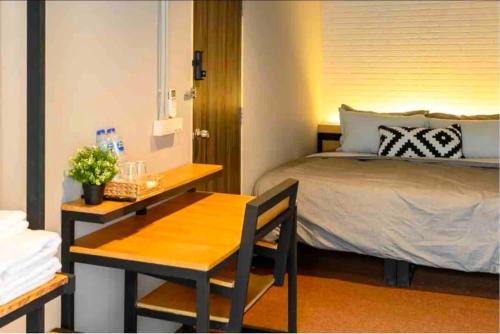 Copper - Private Room, City Center, MRT, Wi-Fi, A1