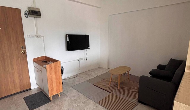 Cosy studio, mountains view, minutes to everything in Tha Sala Sub-district