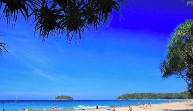Cozy 1-bedroom bed & breakfast in Kata with AC. 8 minutes walk to the beach.