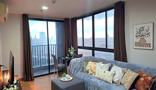 Cozy 1 BR 40 Sqm Corner, 3 mins to BTS Wutthakat