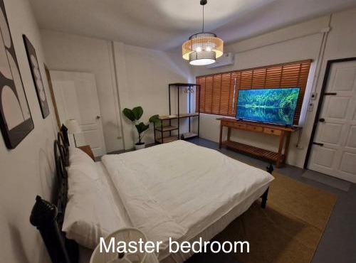 Cozy 2-Bedroom Apartment with Sofa Bed Central Khao Lak Near the Beach in Khao Lak